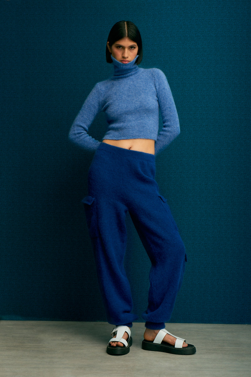 BRIGITTE T NECK BLUE SWEATER